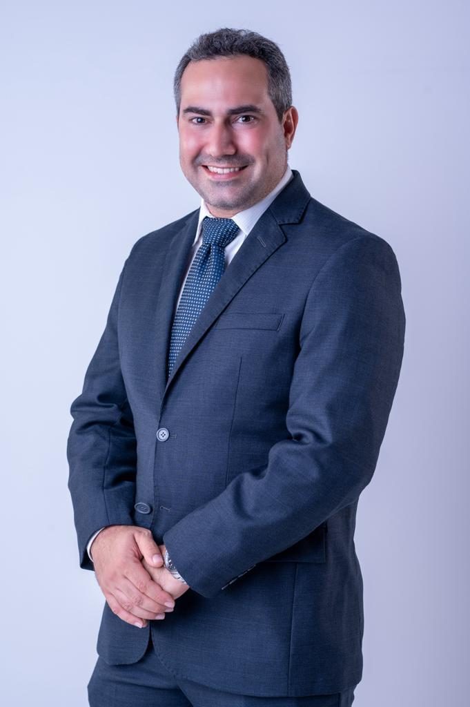 Dr. Paulo Victor Tenório Figueiredo, cirurgião pediátrico, em retrato profissional